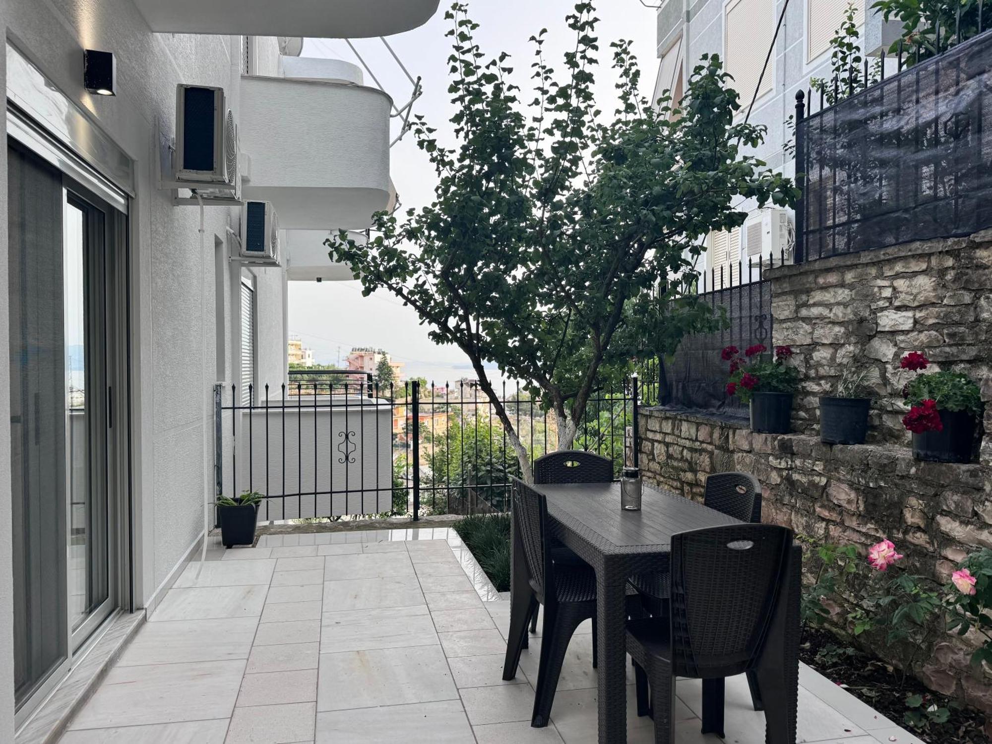 Sunset Hill Apartments Саранда Екстер'єр фото